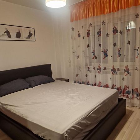 2 Bedrooms Apartment. Galati  Ngoại thất bức ảnh